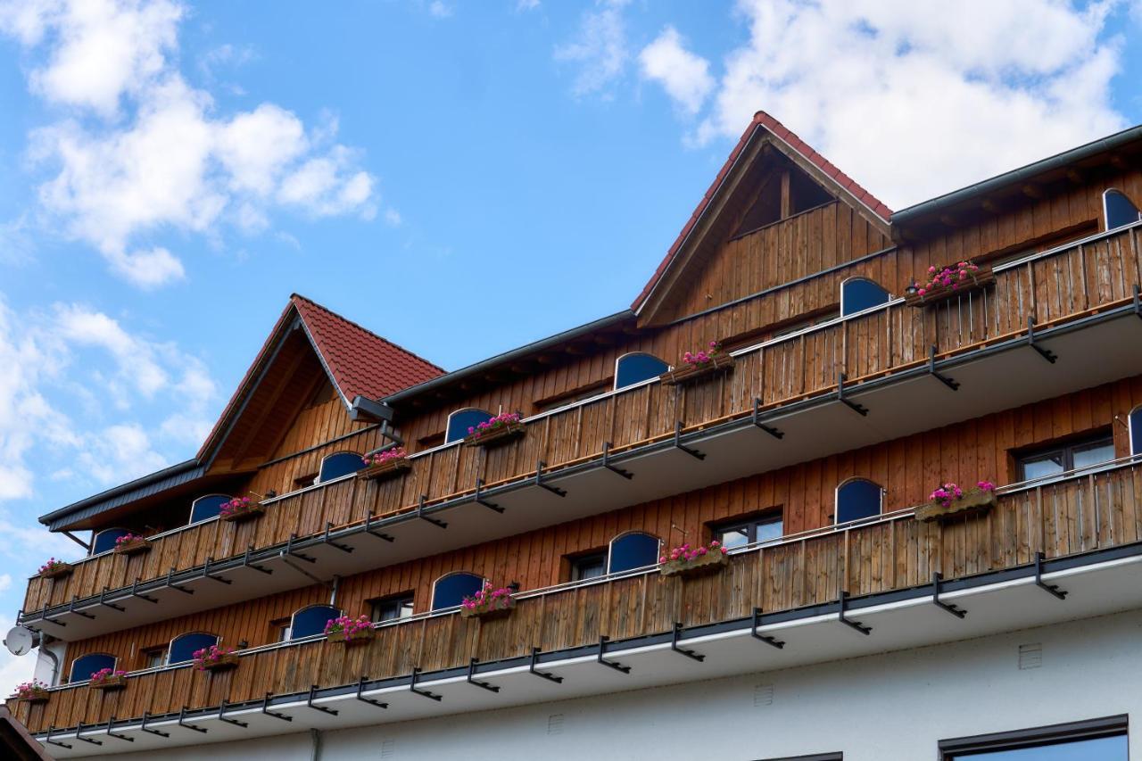 Landgasthof 'Zur Quelle' Wächtersbach Екстериор снимка